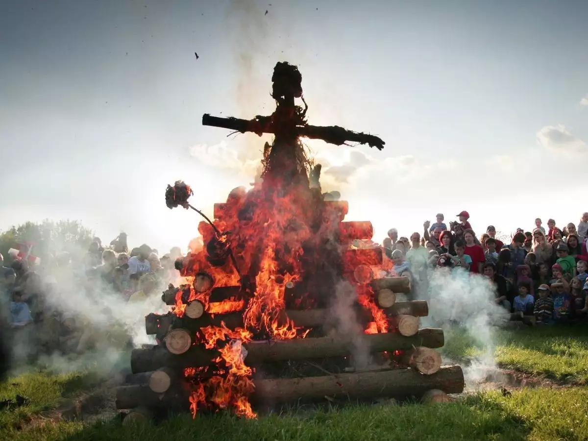 Pozvánka na čarodějnické akce v destinaci