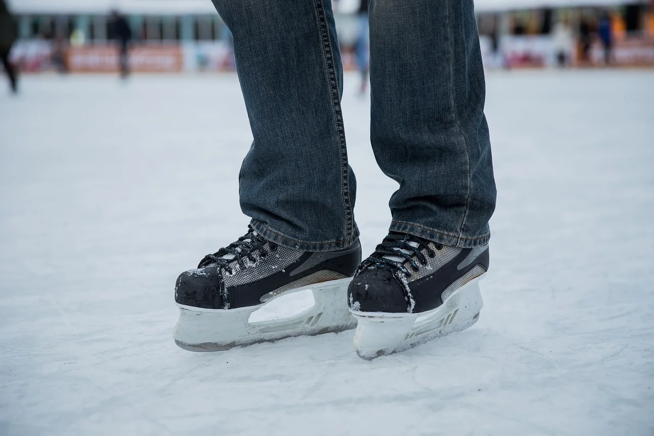 skating-boots-g68a55a7bf_1280