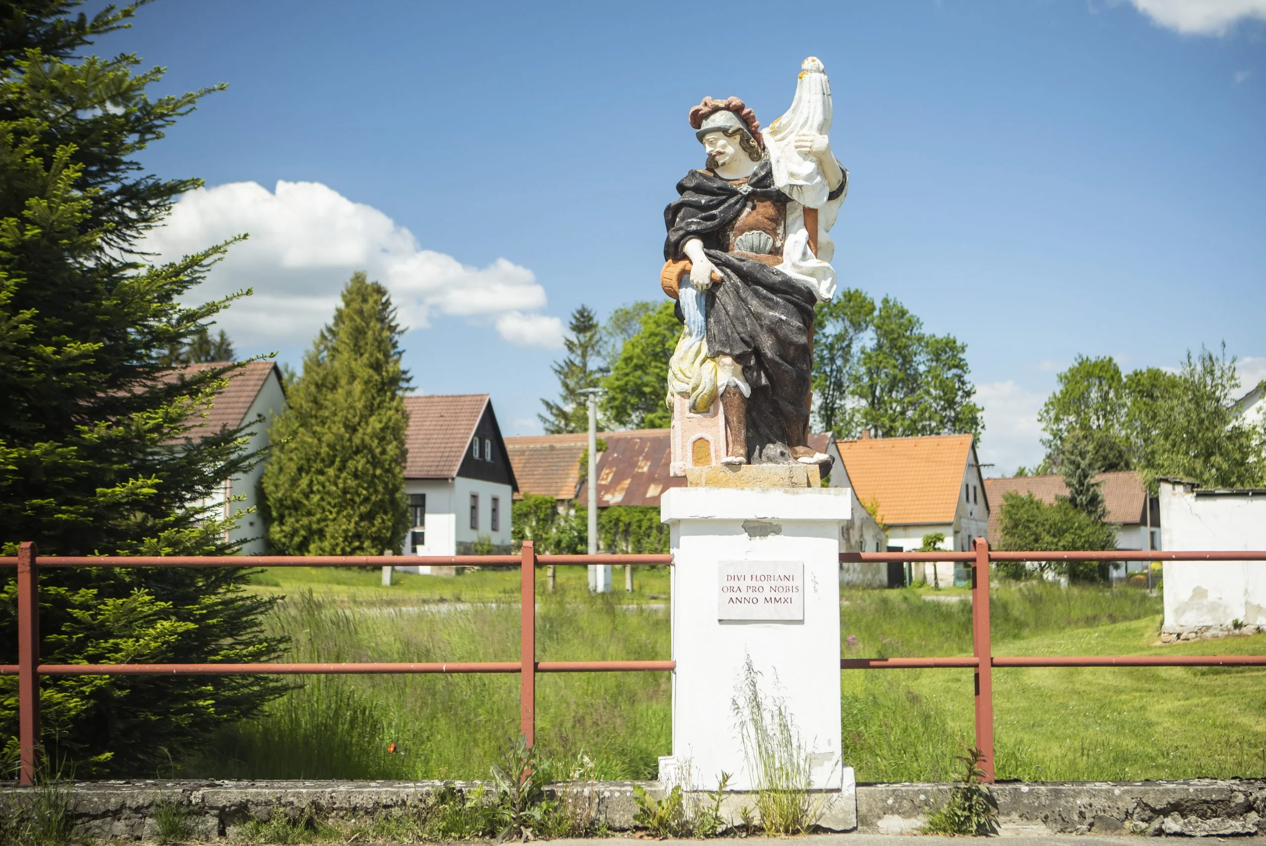 Stranná socha sv. Floriána na mostě