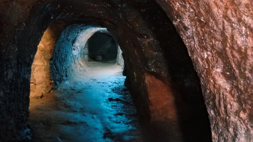 Podzemí (3)