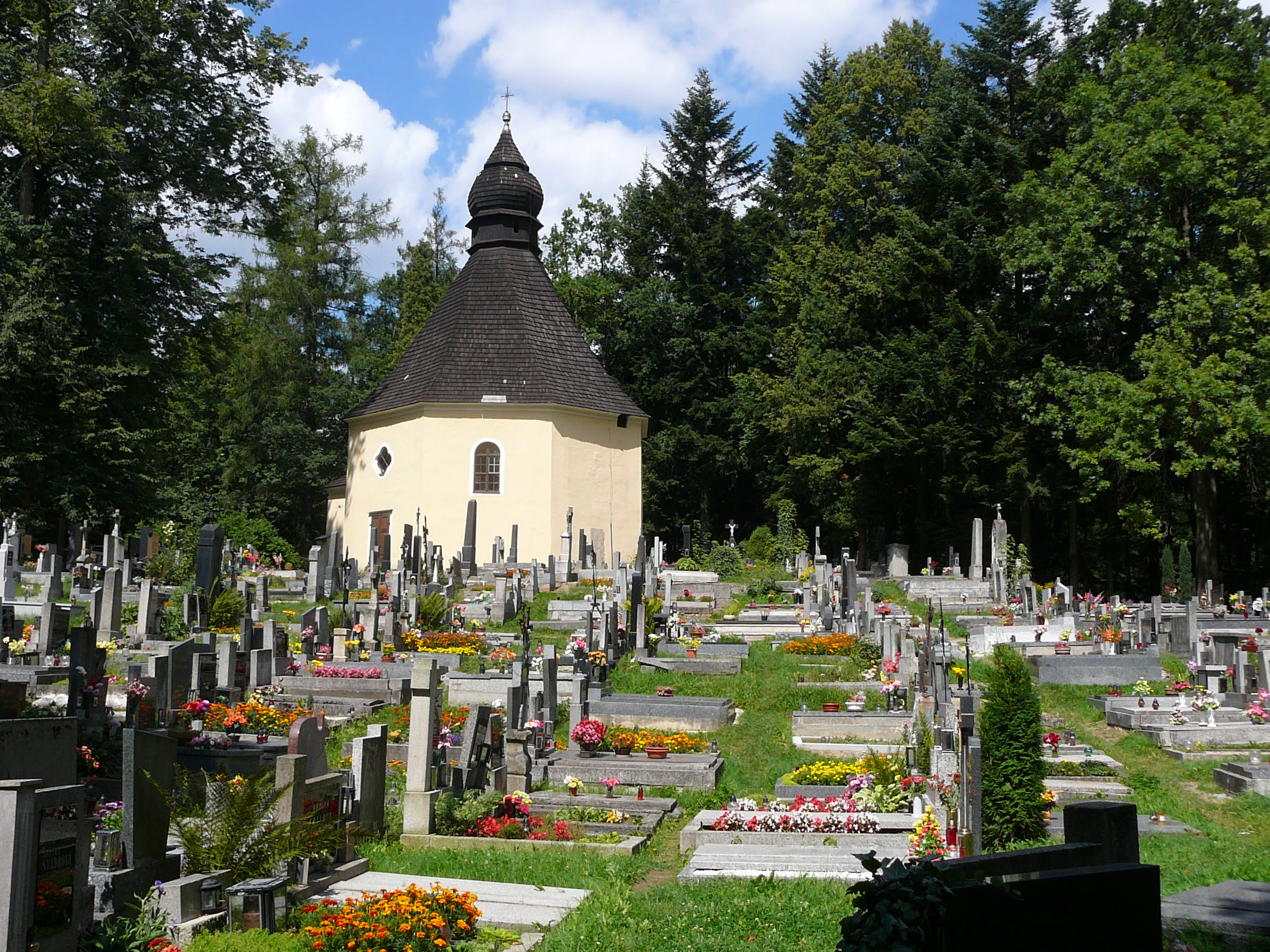 Lesní hřbitov Bradlo