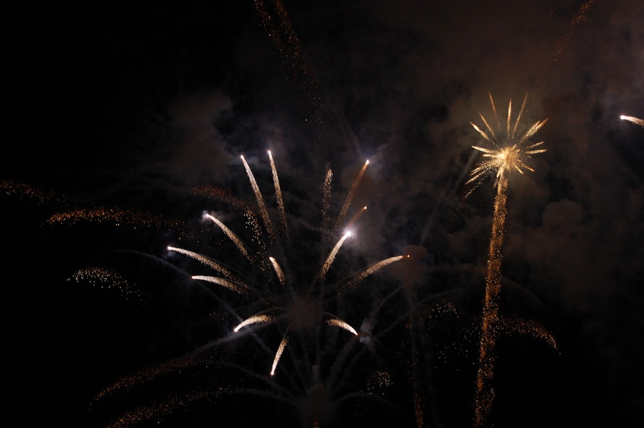 fireworks-1584150_1280